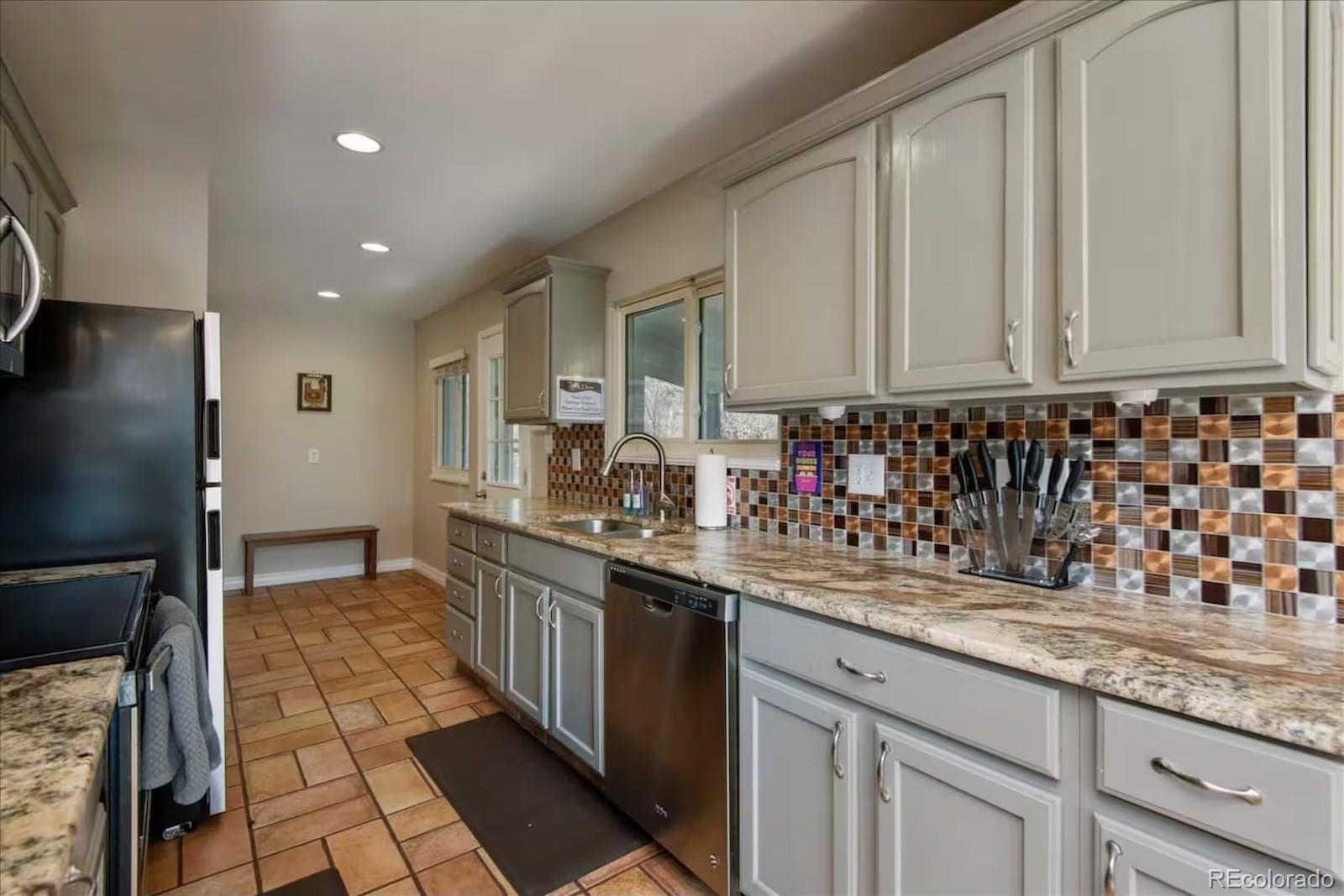 MLS Image #10 for 991 e cottonwood avenue,centennial, Colorado
