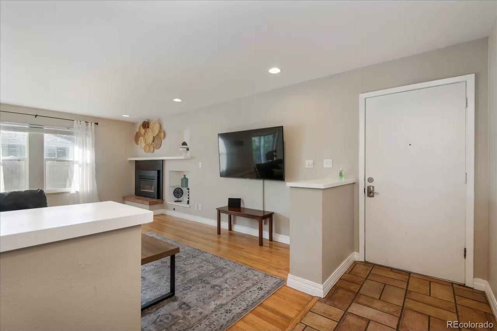 MLS Image #4 for 991 e cottonwood avenue,centennial, Colorado