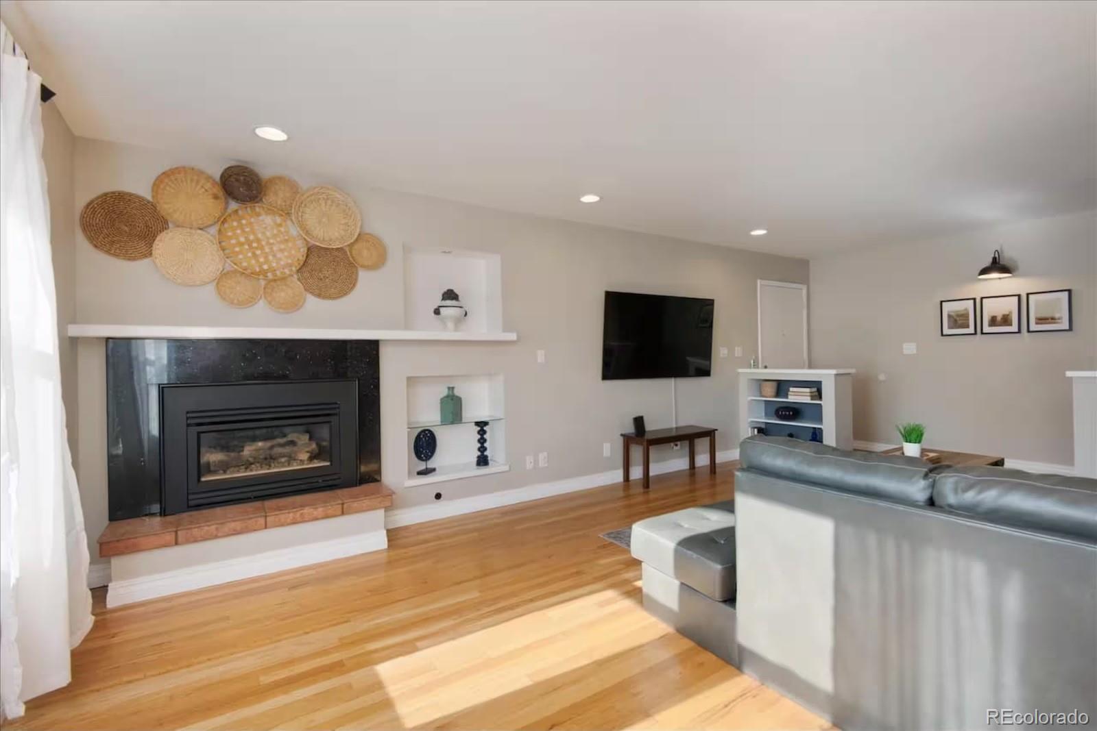 MLS Image #5 for 991 e cottonwood avenue,centennial, Colorado