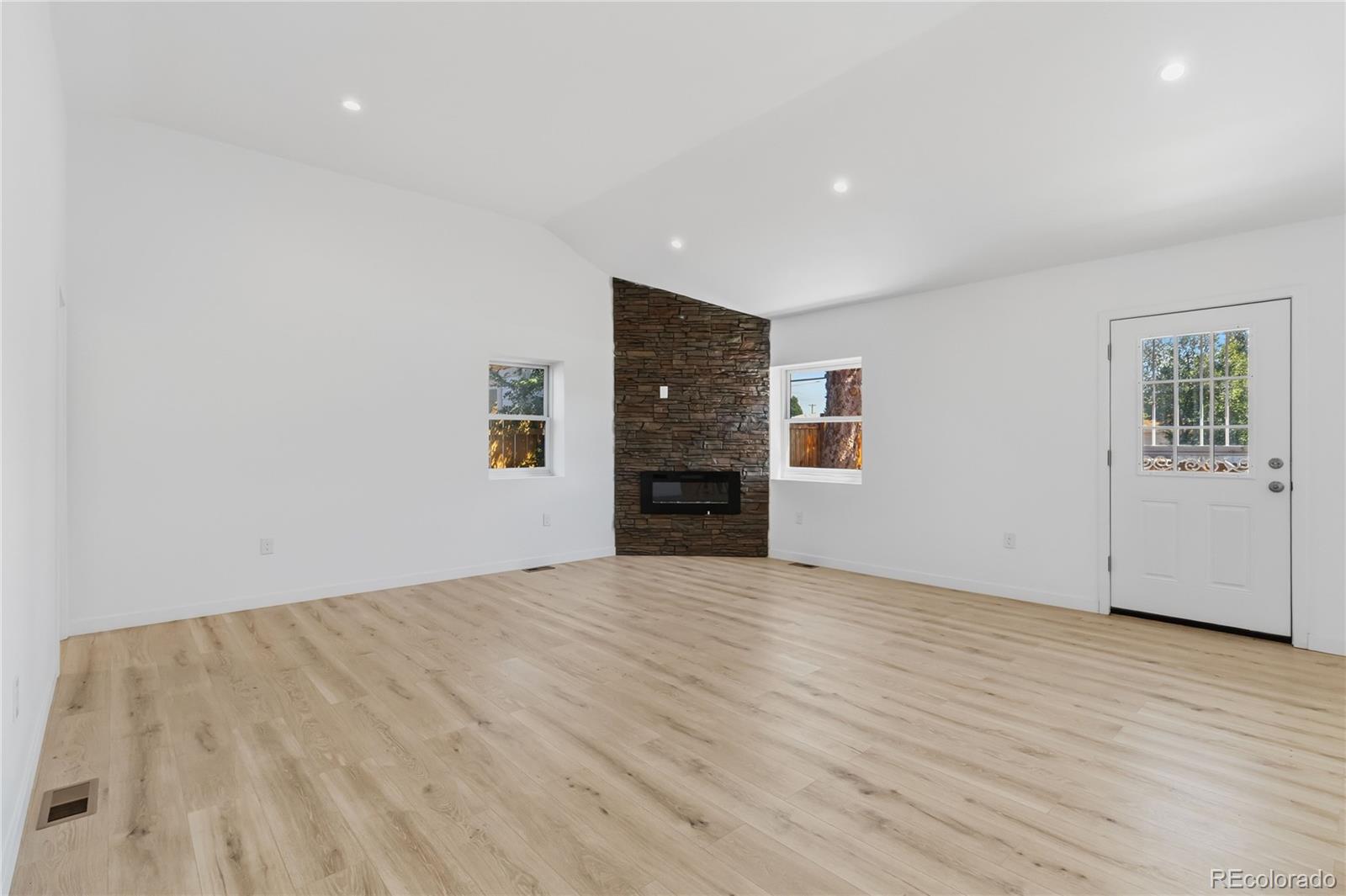 MLS Image #13 for 1235 s irving street,denver, Colorado