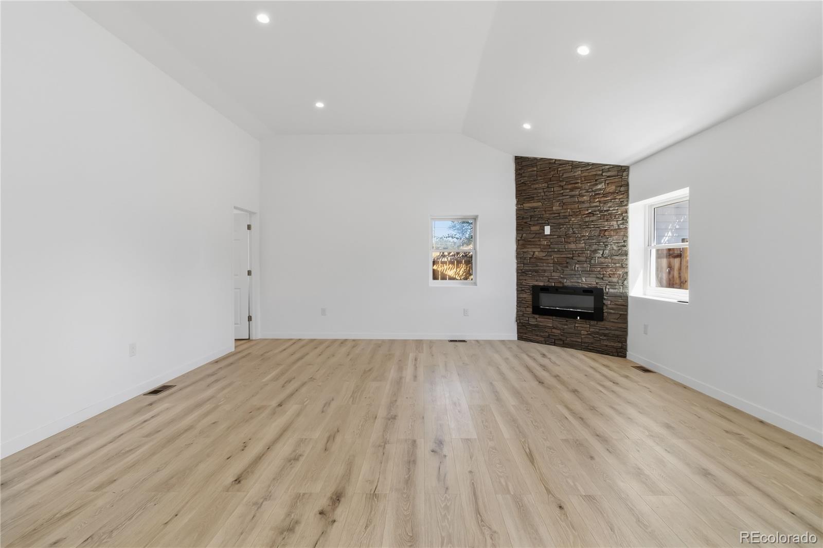 MLS Image #14 for 1235 s irving street,denver, Colorado