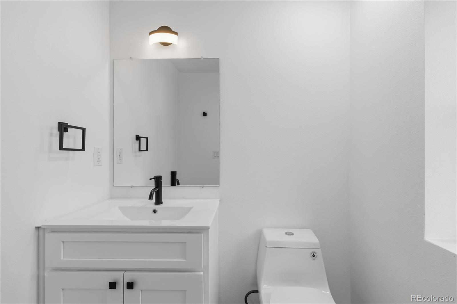 MLS Image #19 for 1235 s irving street,denver, Colorado