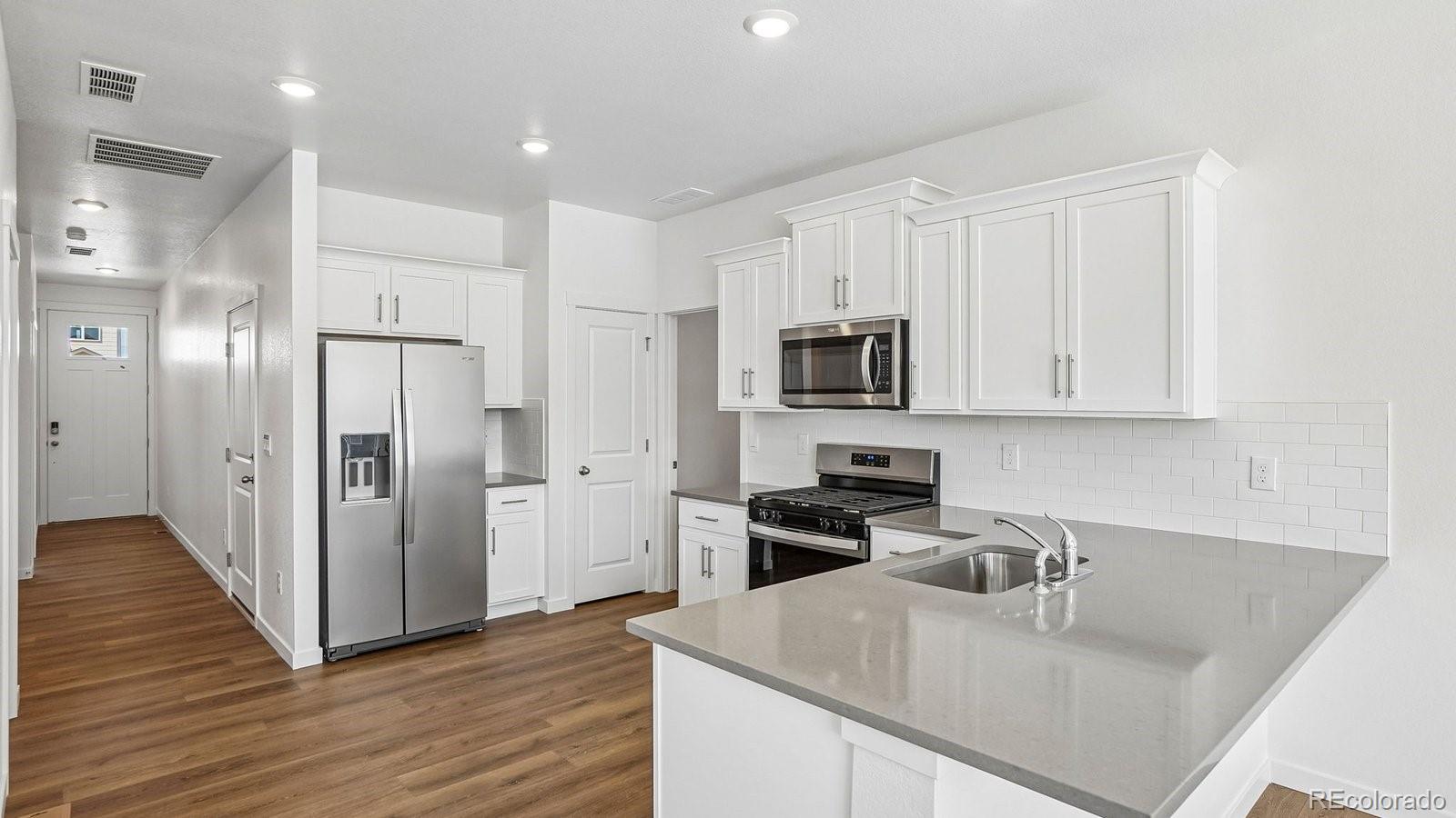 MLS Image #3 for 1404  uphill street,lochbuie, Colorado