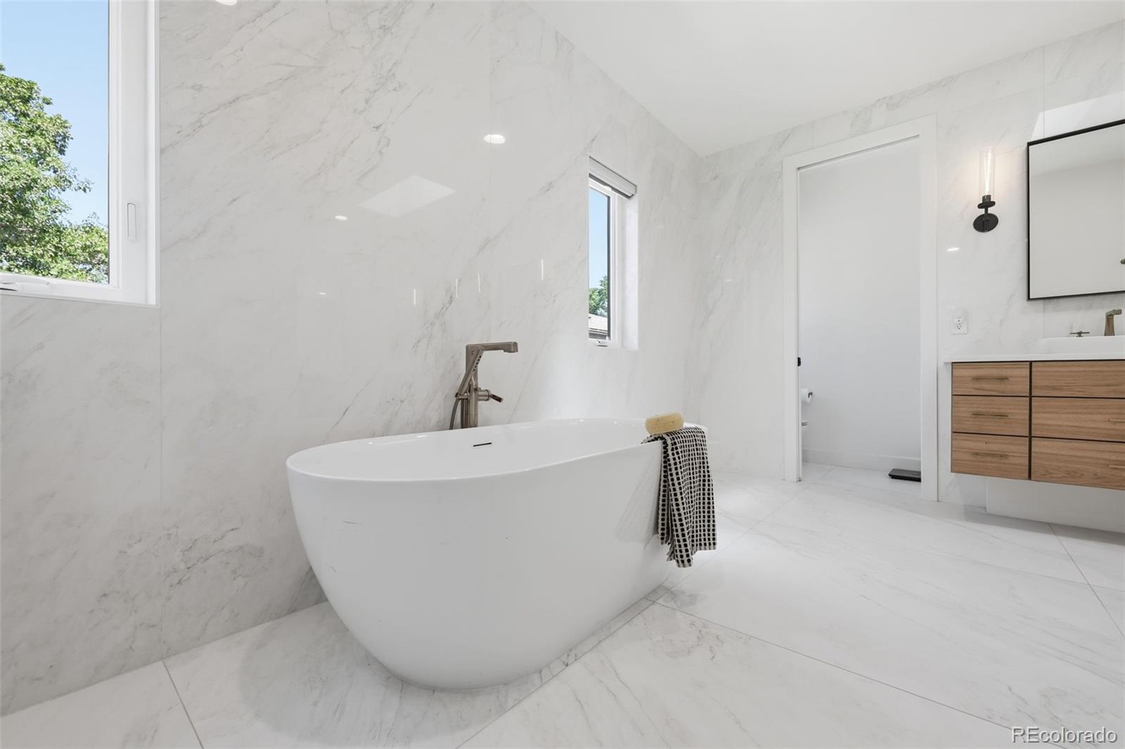 MLS Image #24 for 2339 s saint paul street,denver, Colorado