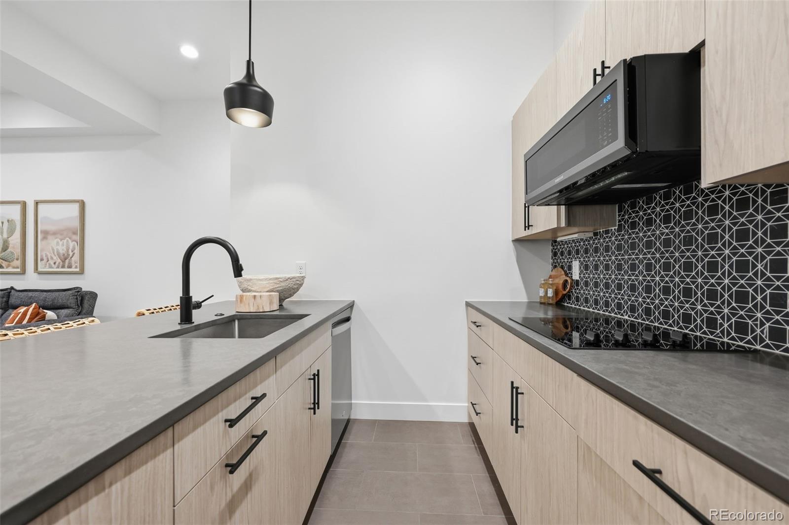 MLS Image #39 for 2339 s saint paul street,denver, Colorado