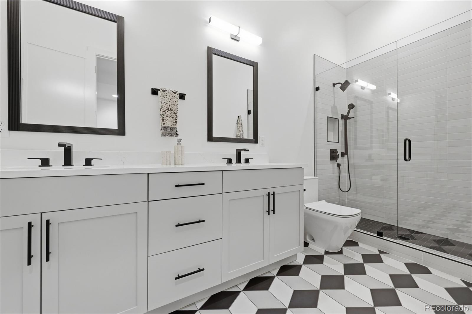 MLS Image #41 for 2339 s saint paul street,denver, Colorado