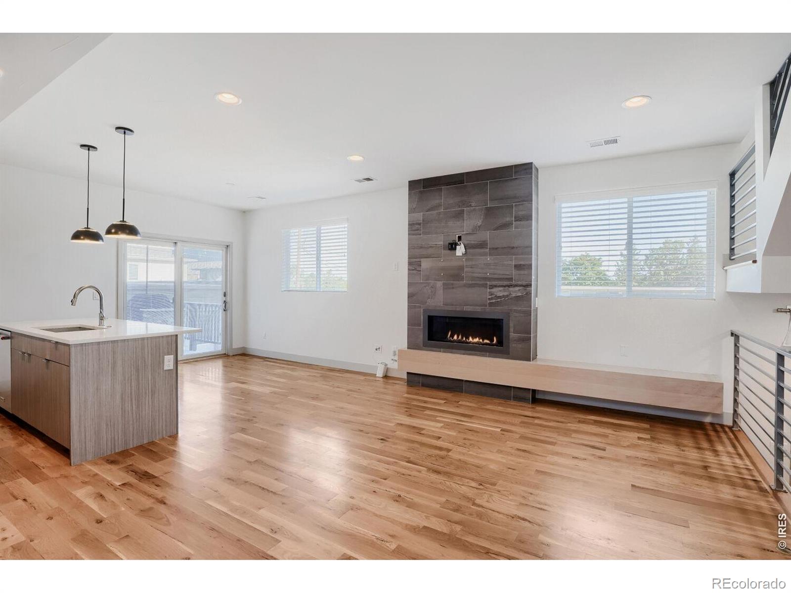 MLS Image #2 for 835  forest street,denver, Colorado