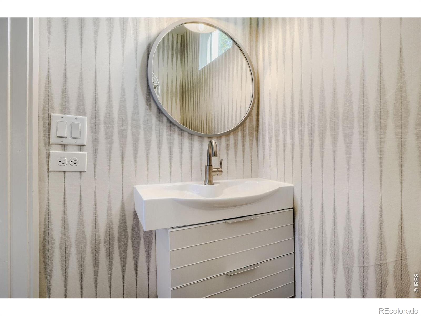 MLS Image #9 for 835  forest street,denver, Colorado