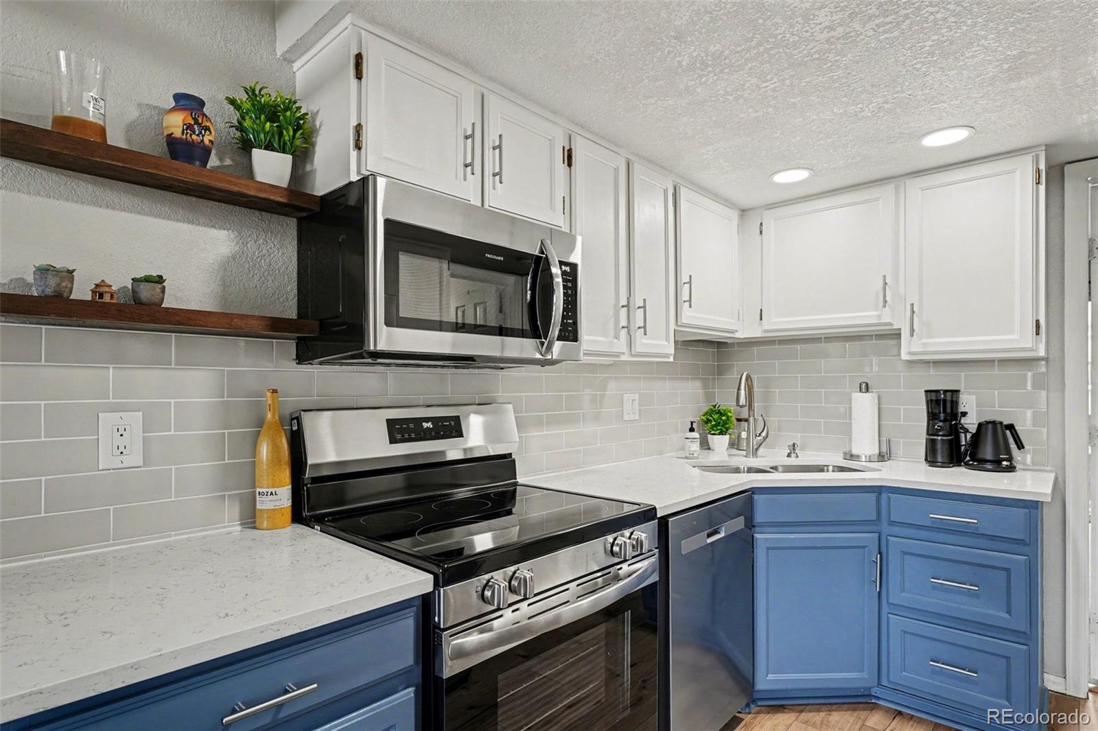 MLS Image #2 for 1885 s quebec way,denver, Colorado
