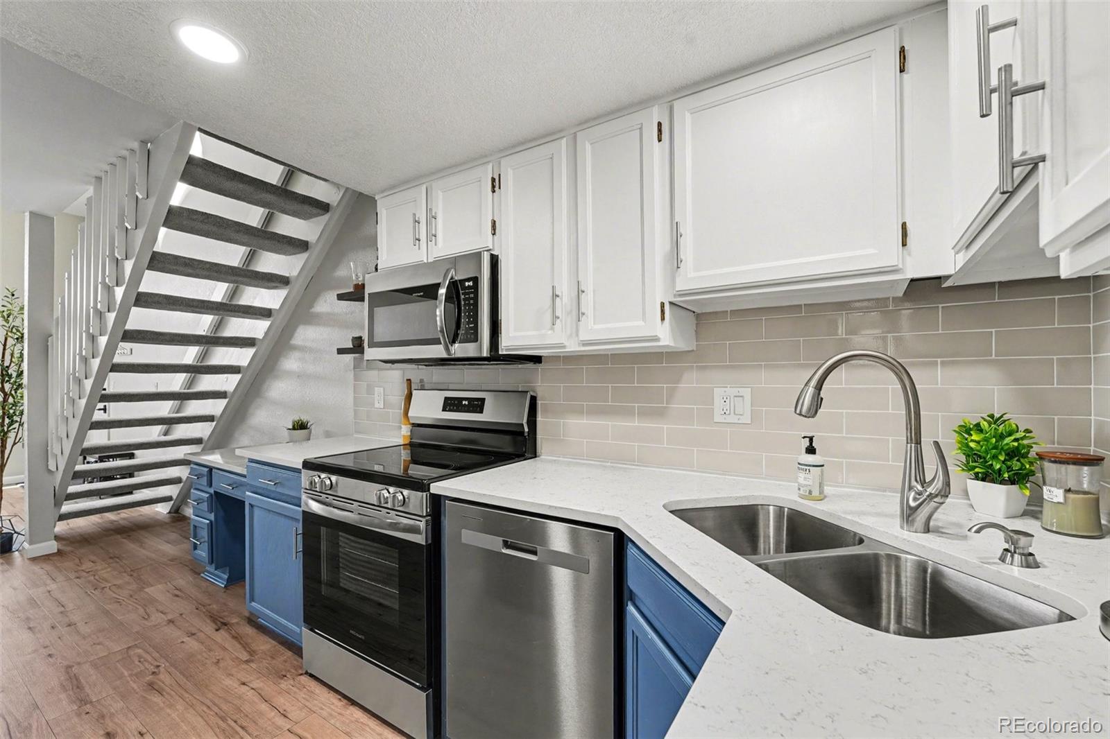MLS Image #4 for 1885 s quebec way,denver, Colorado