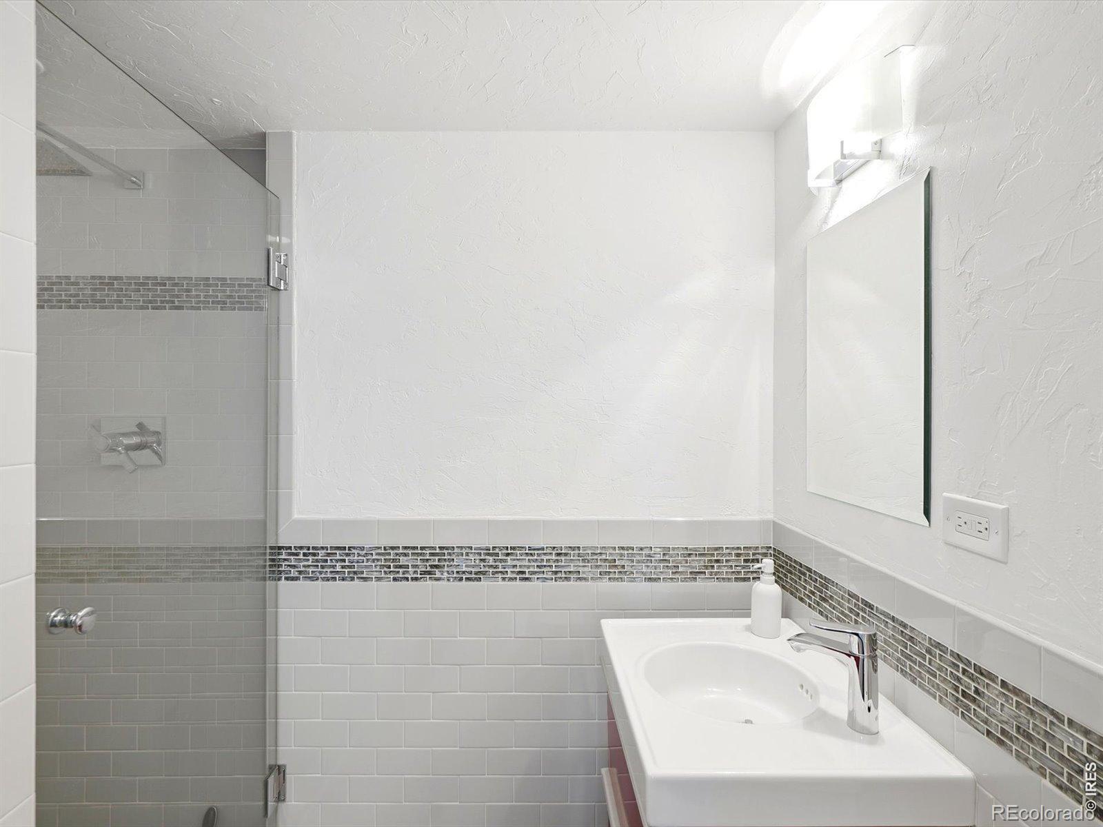 MLS Image #33 for 3100 e cherry creek south drive,denver, Colorado
