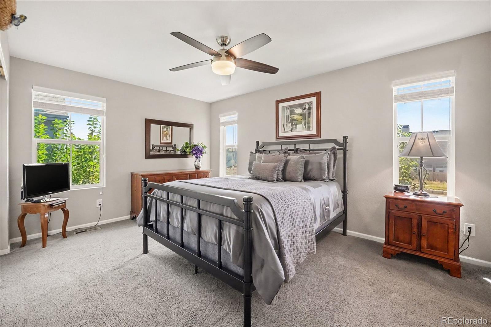 MLS Image #8 for 10139 e 25th drive,aurora, Colorado