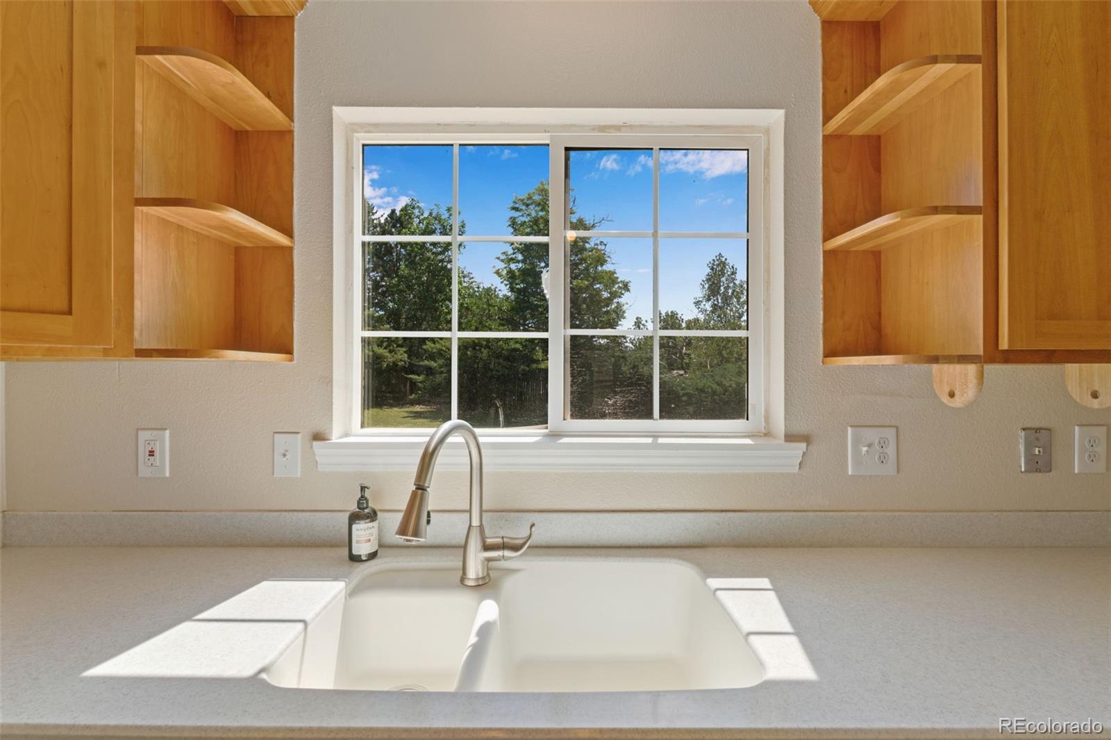 MLS Image #8 for 2366  distinctive drive,colorado springs, Colorado