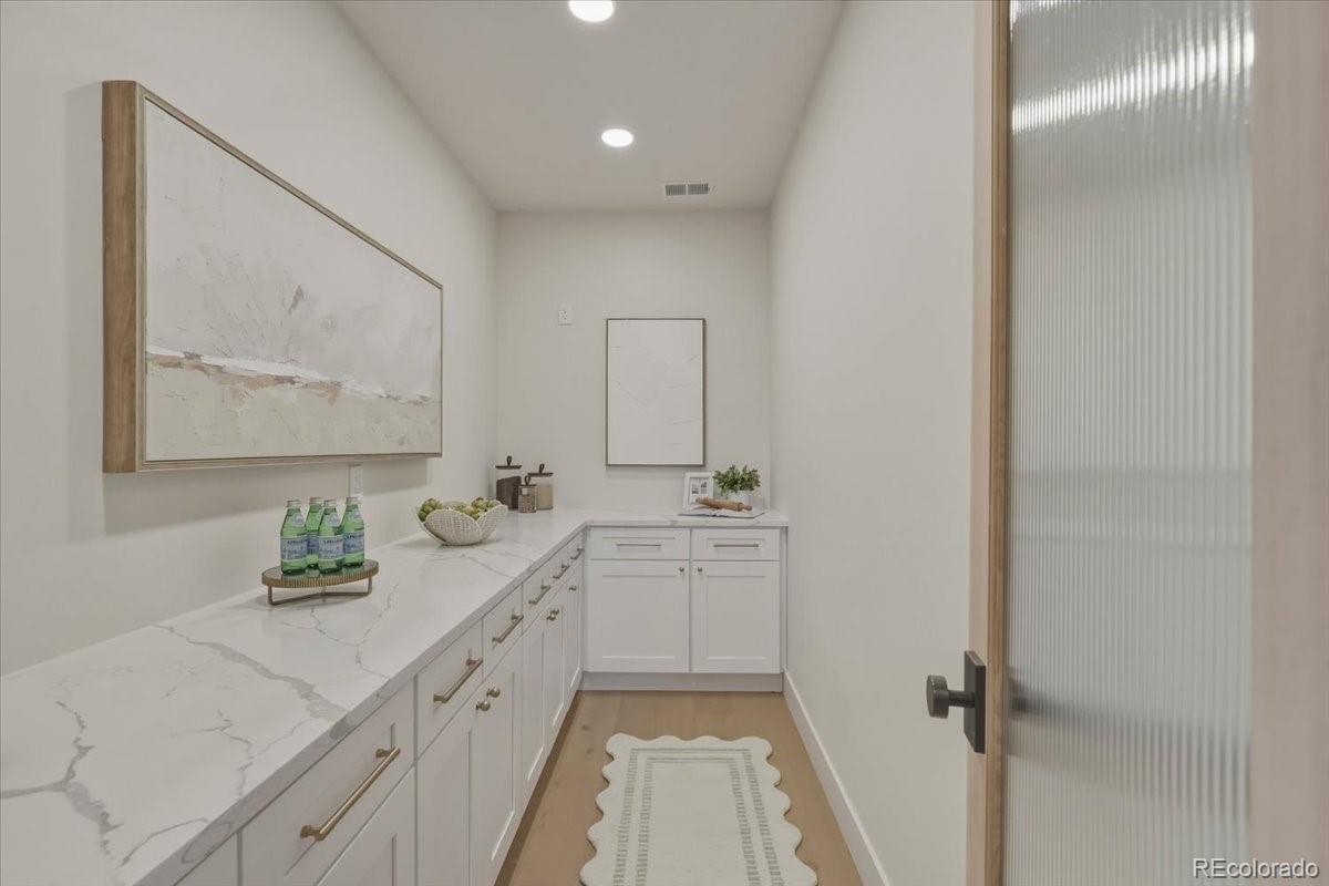 MLS Image #10 for 4352 s bannock street,englewood, Colorado