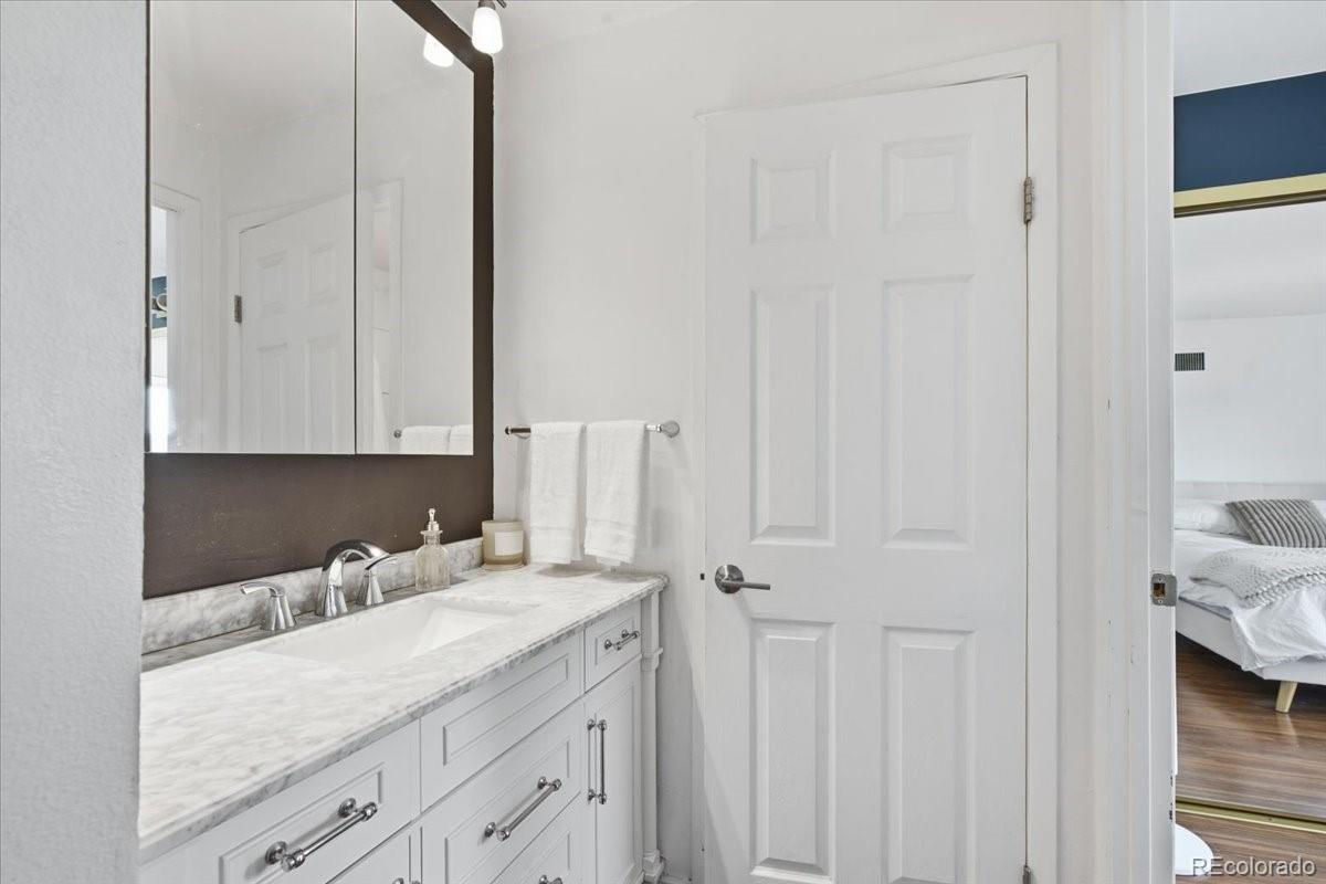 MLS Image #7 for 2  adams street,denver, Colorado