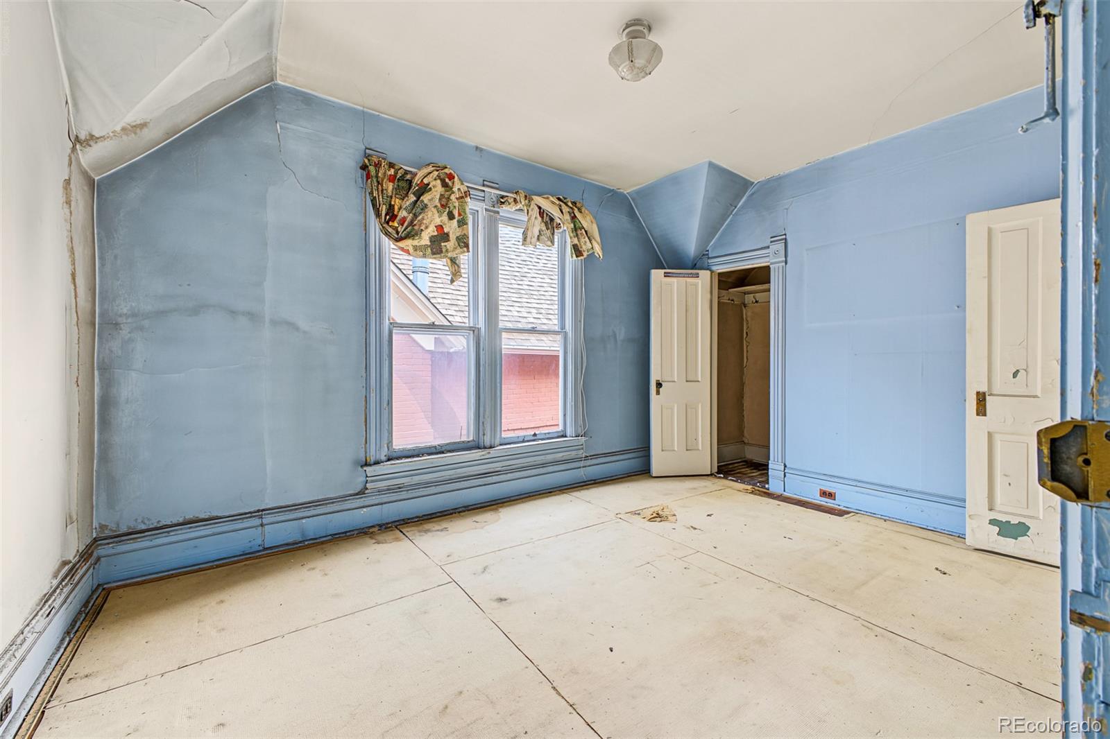 MLS Image #13 for 2140 n franklin street,denver, Colorado