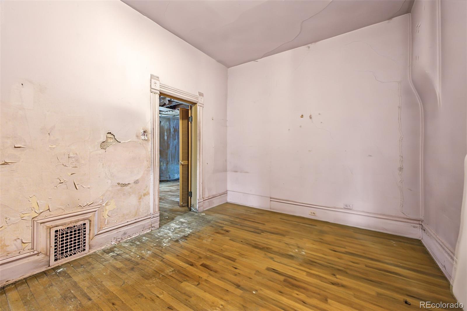 MLS Image #16 for 2140 n franklin street,denver, Colorado