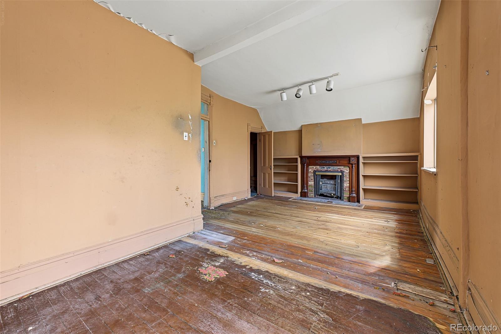 MLS Image #5 for 2140 n franklin street,denver, Colorado