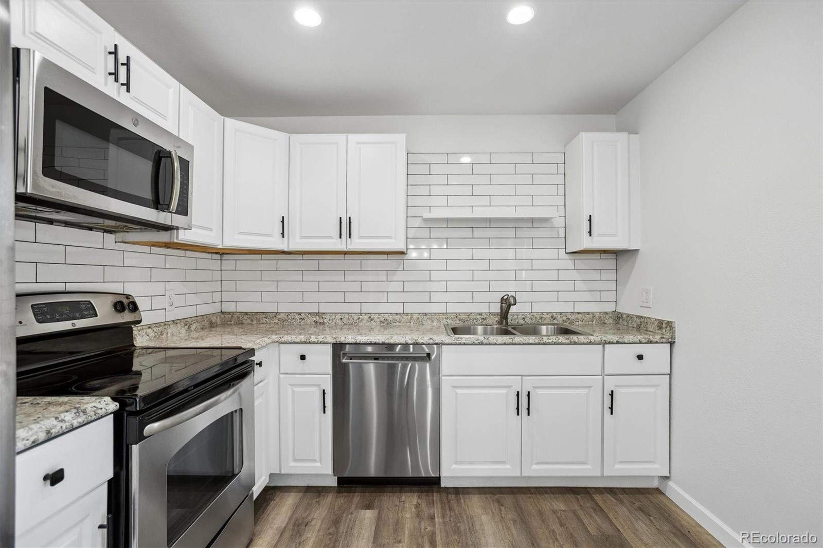 MLS Image #11 for 15014 e 54th avenue,denver, Colorado