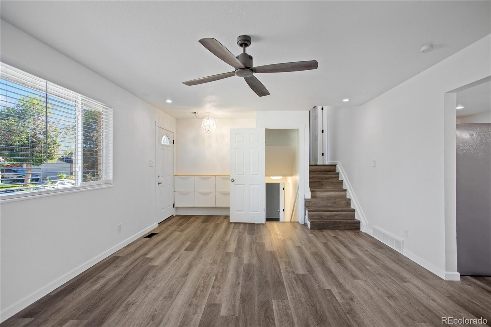 MLS Image #4 for 15014 e 54th avenue,denver, Colorado
