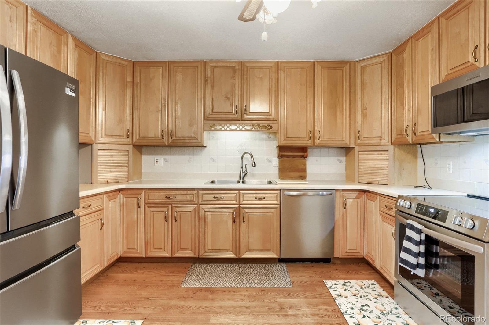 MLS Image #5 for 11230 e center avenue,aurora, Colorado
