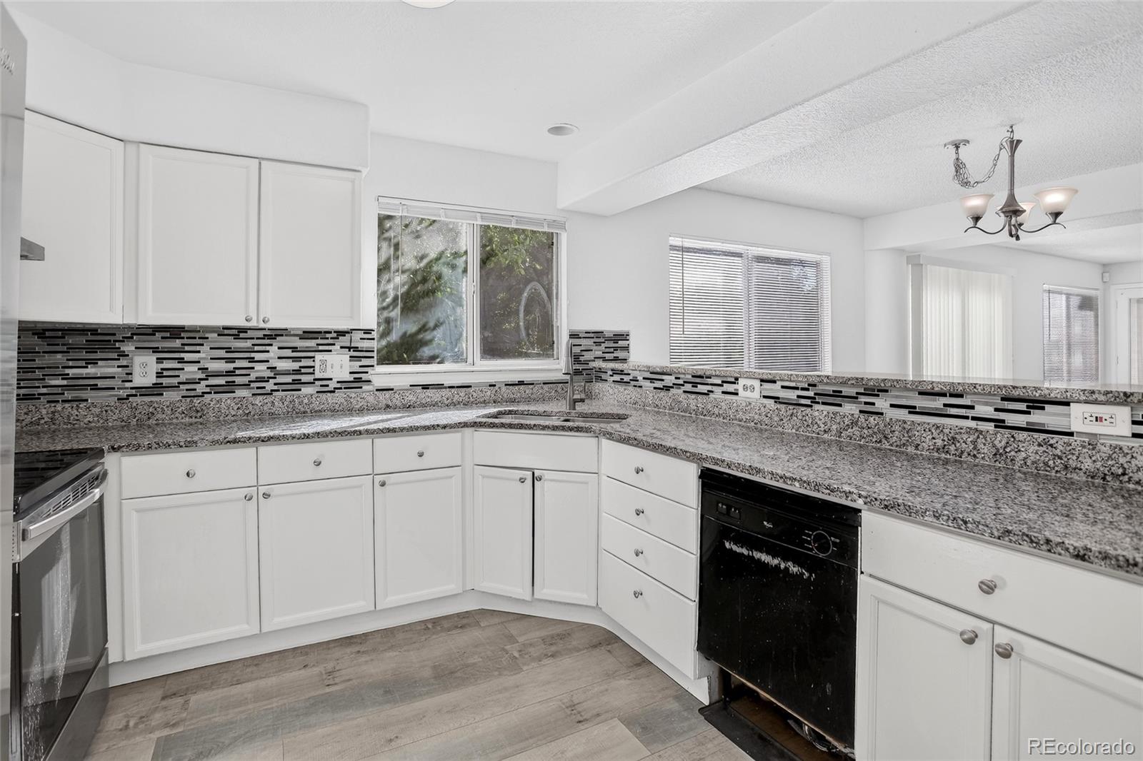 MLS Image #18 for 4300  danube way,denver, Colorado