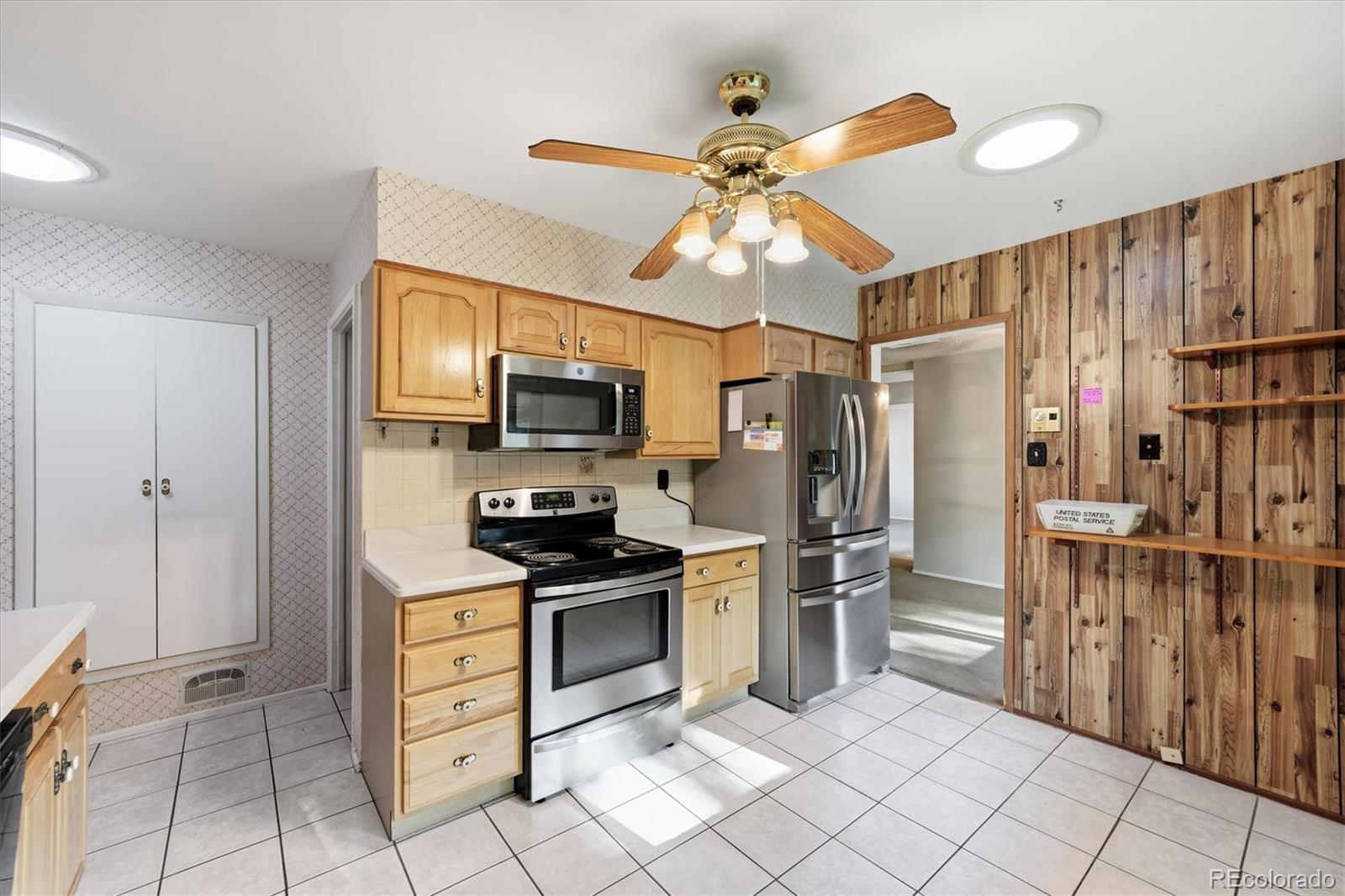 MLS Image #14 for 2887 s wolff street,denver, Colorado