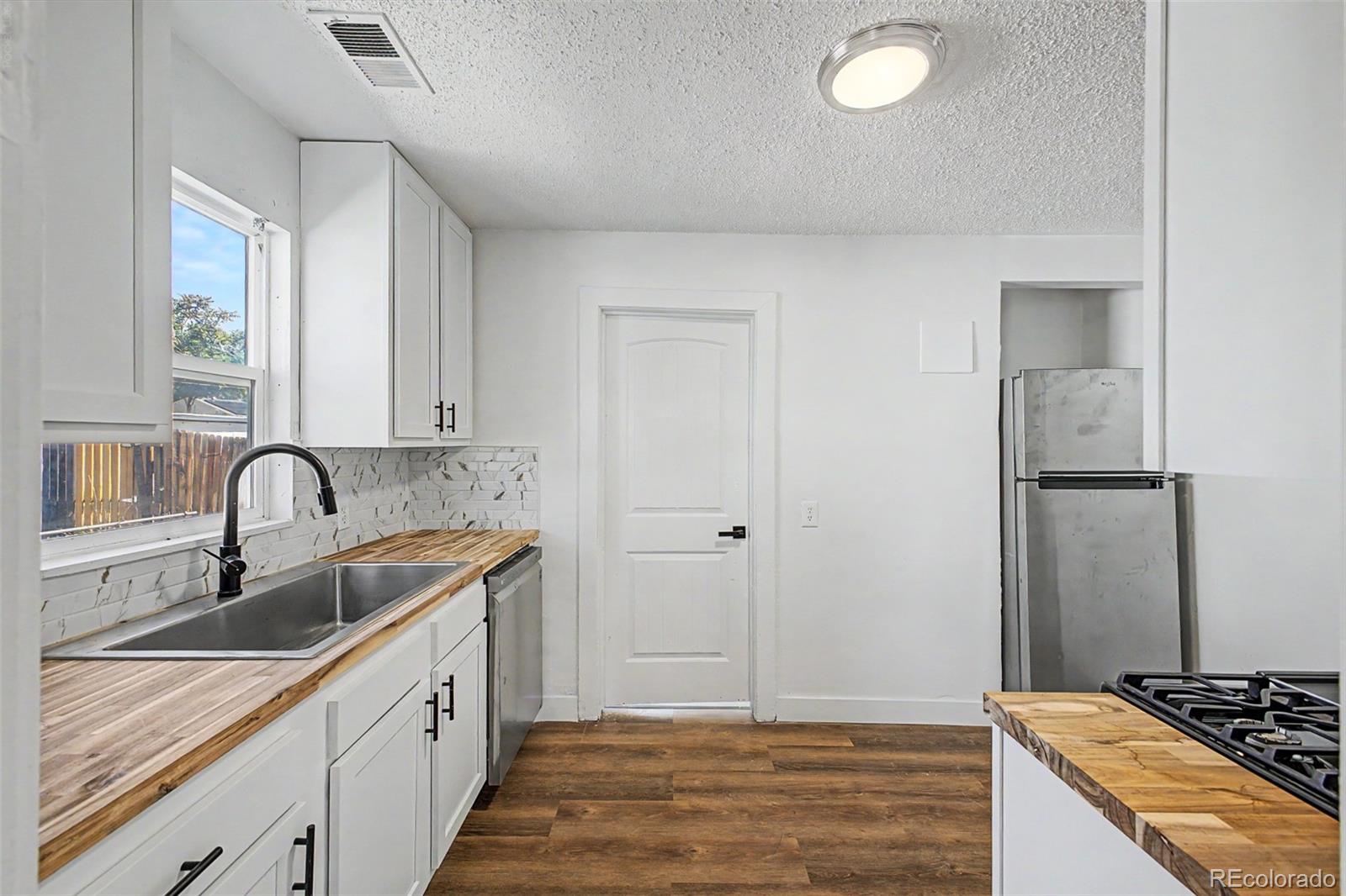 MLS Image #9 for 1334  havana street,aurora, Colorado