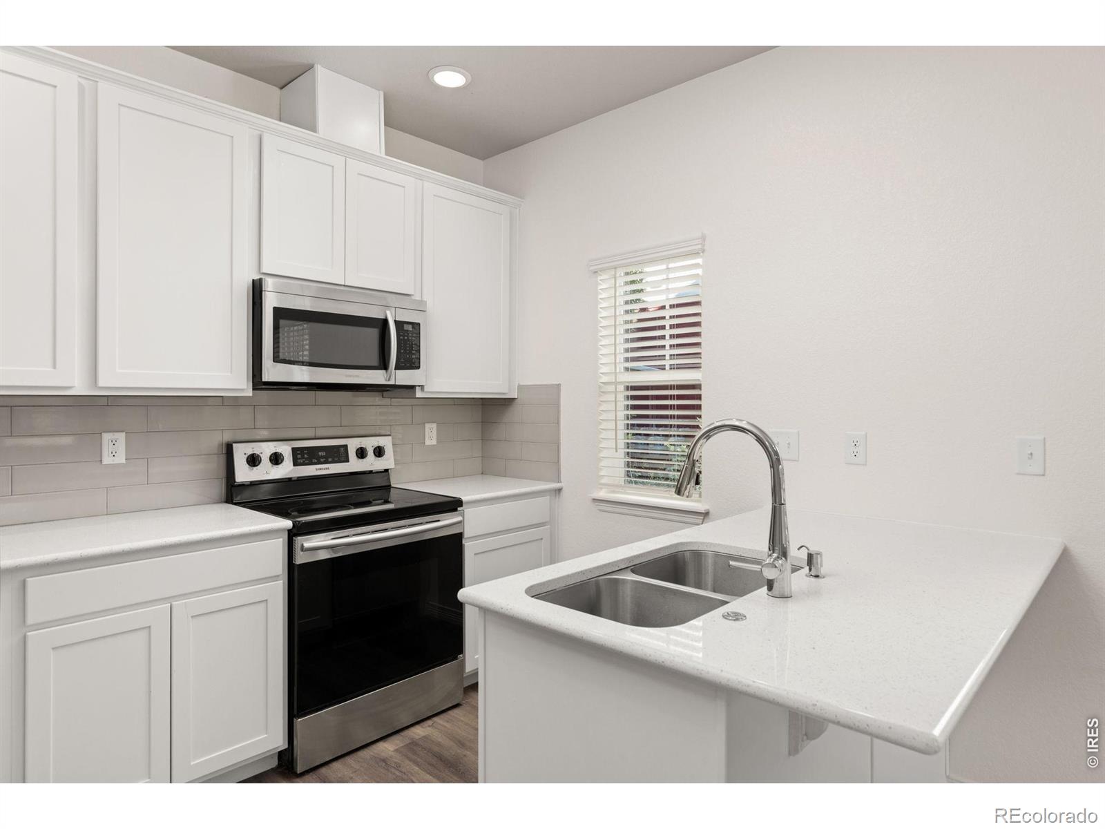 MLS Image #4 for 135 s 8th street,berthoud, Colorado