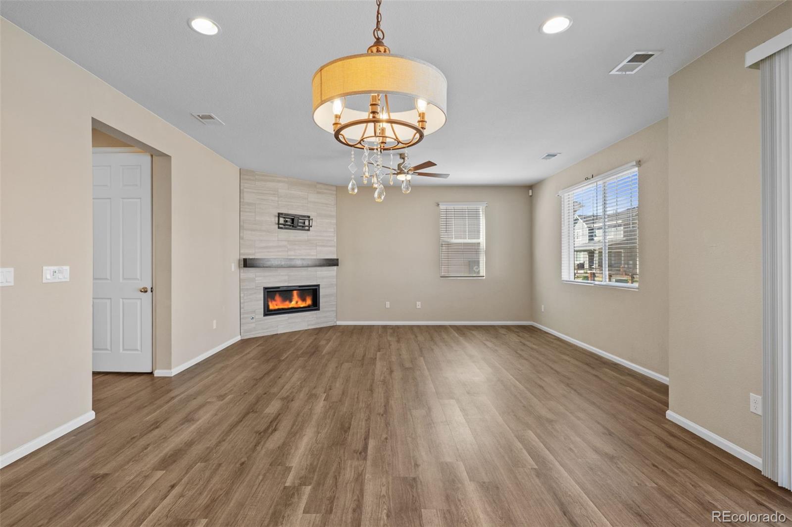 MLS Image #20 for 24231 e 40th avenue,aurora, Colorado