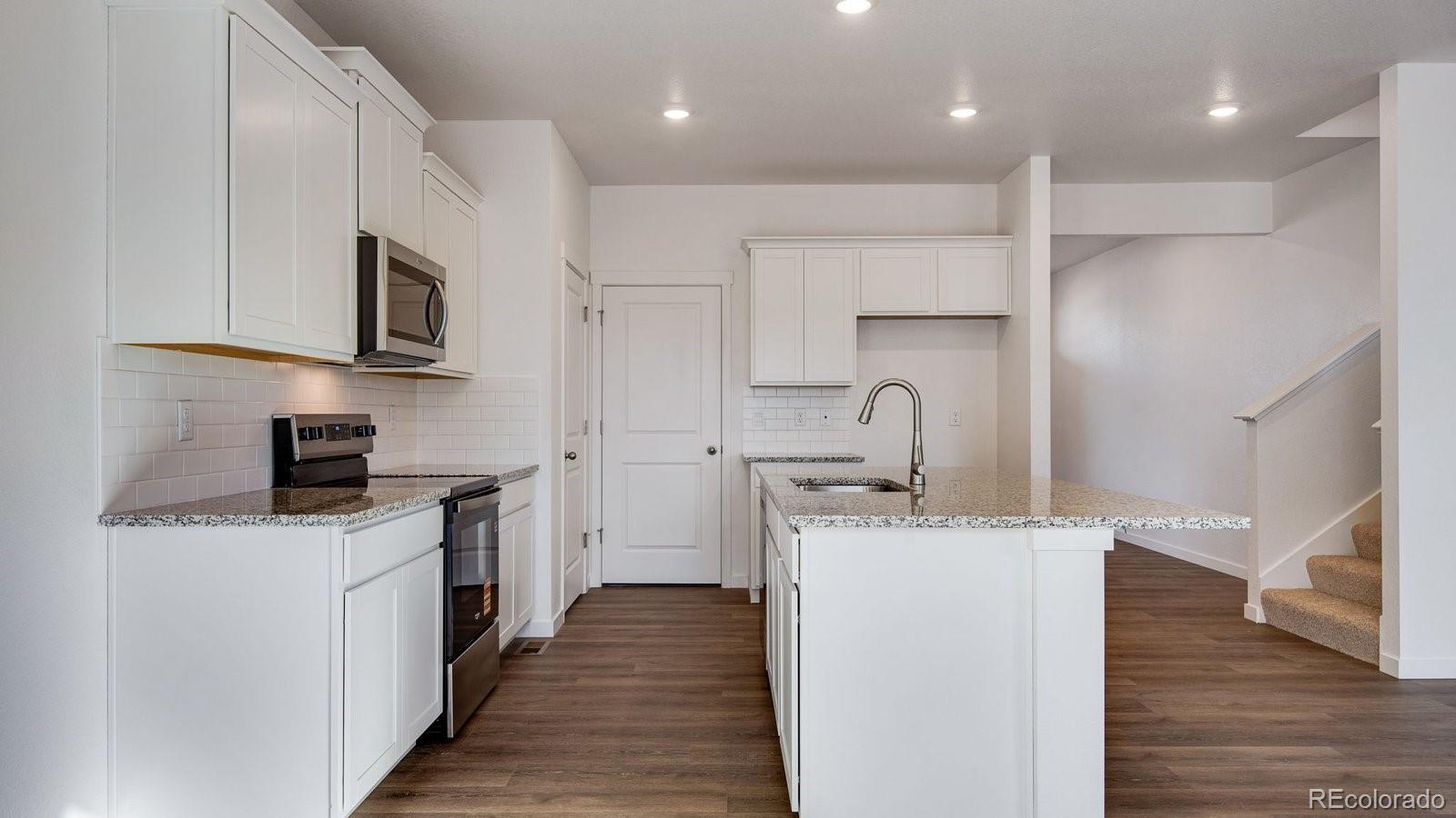 MLS Image #11 for 9934  danube court,commerce city, Colorado