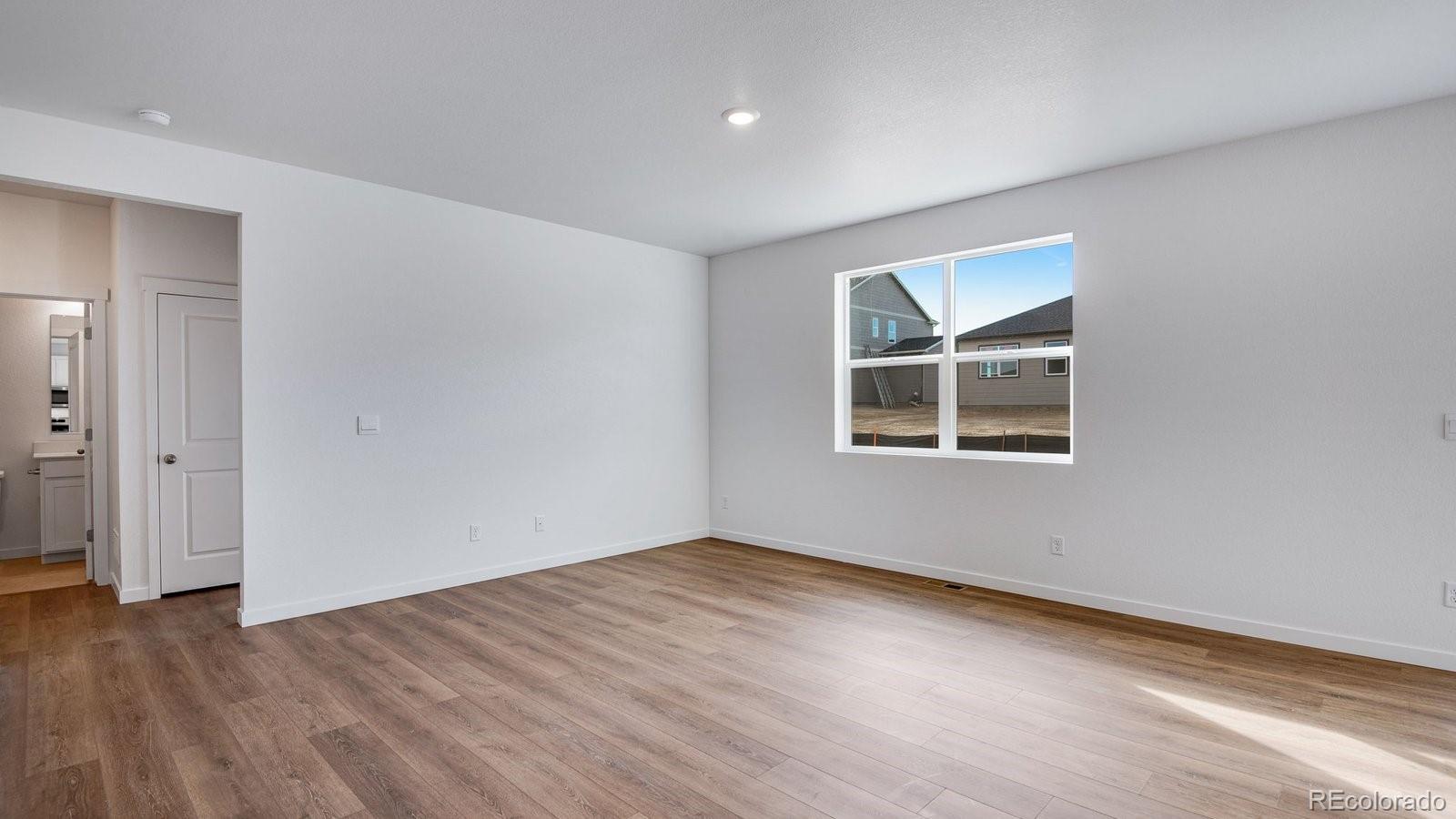MLS Image #14 for 9934  danube court,commerce city, Colorado
