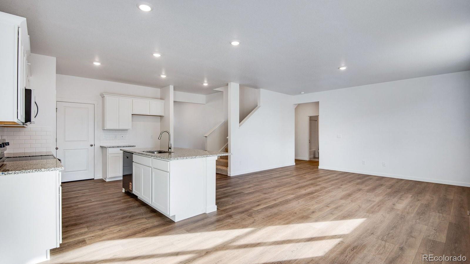 MLS Image #19 for 9934  danube court,commerce city, Colorado