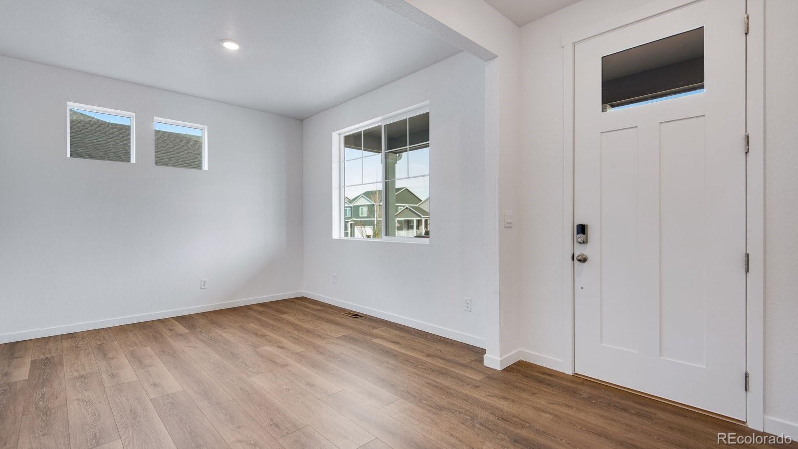 MLS Image #5 for 9934  danube court,commerce city, Colorado