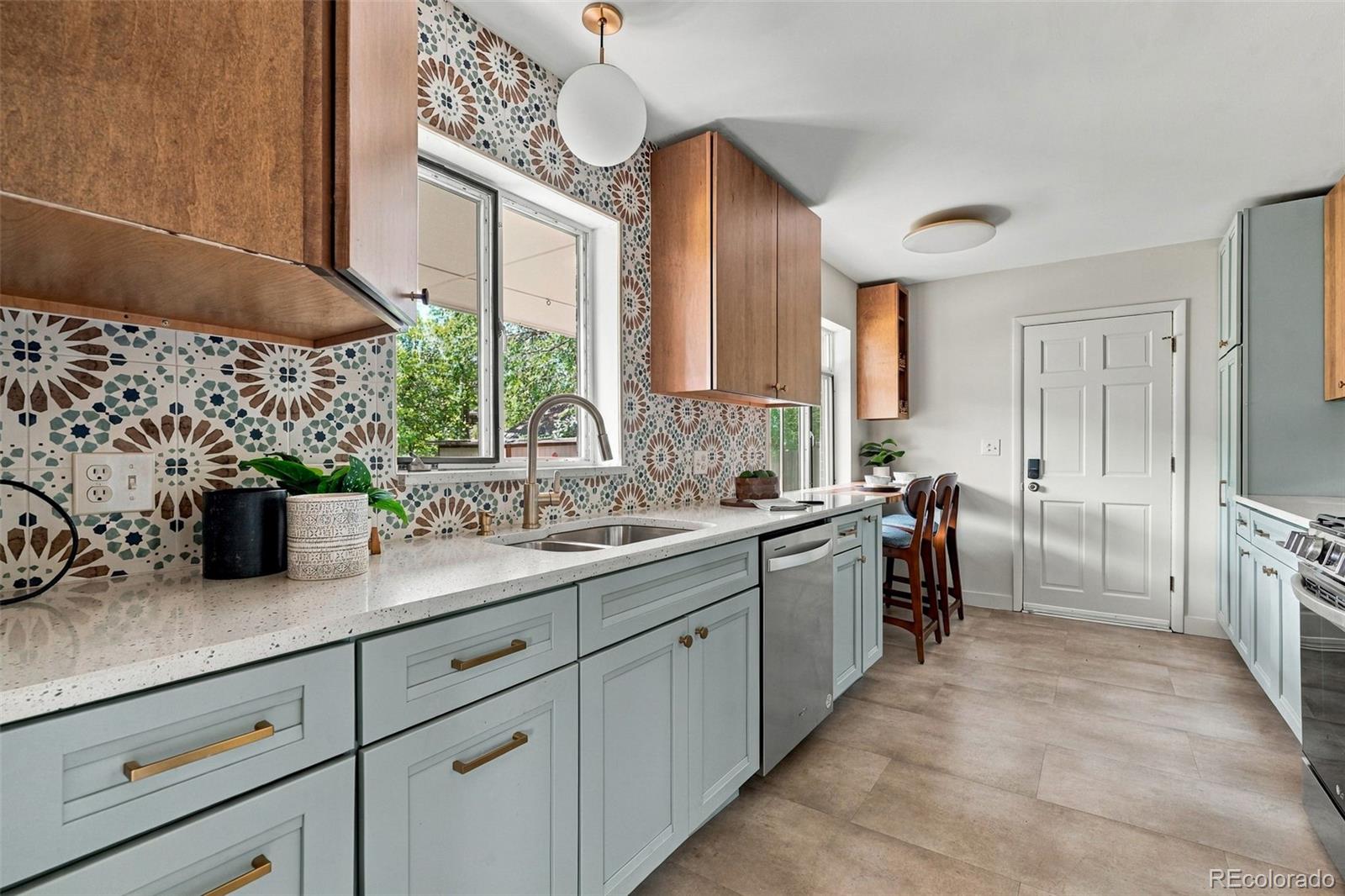 MLS Image #11 for 6660 w 12th place,lakewood, Colorado