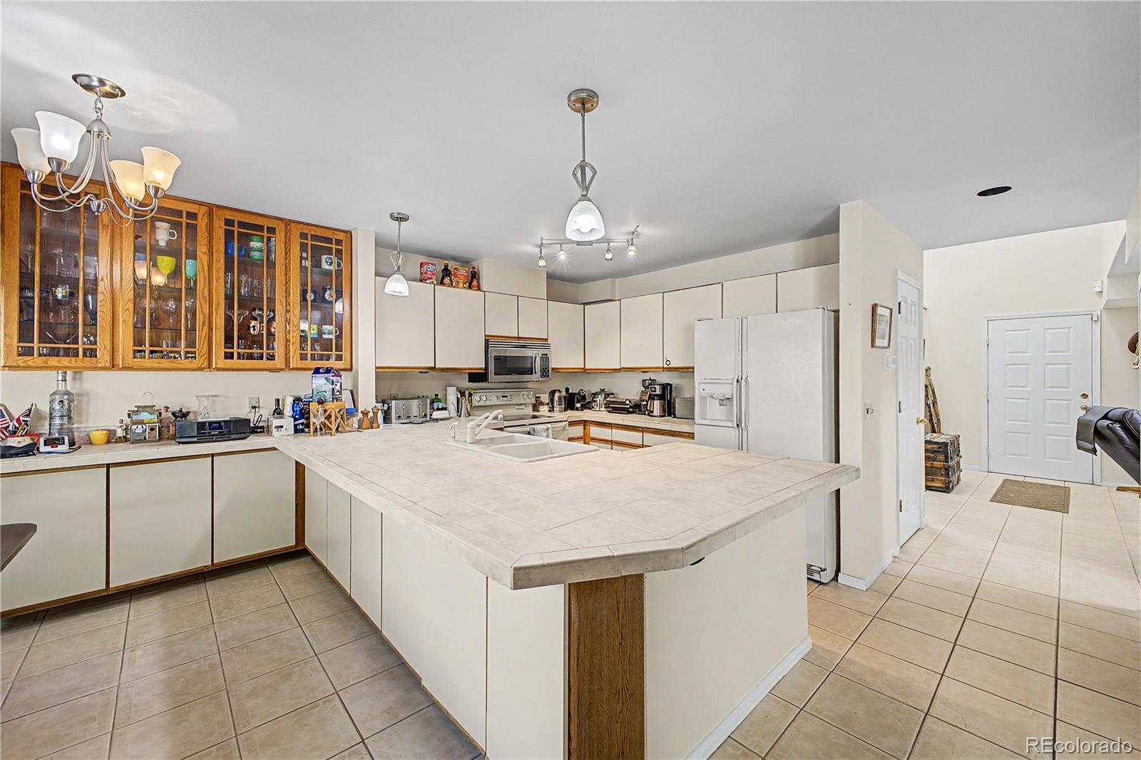 MLS Image #10 for 1560 s quebec way,denver, Colorado