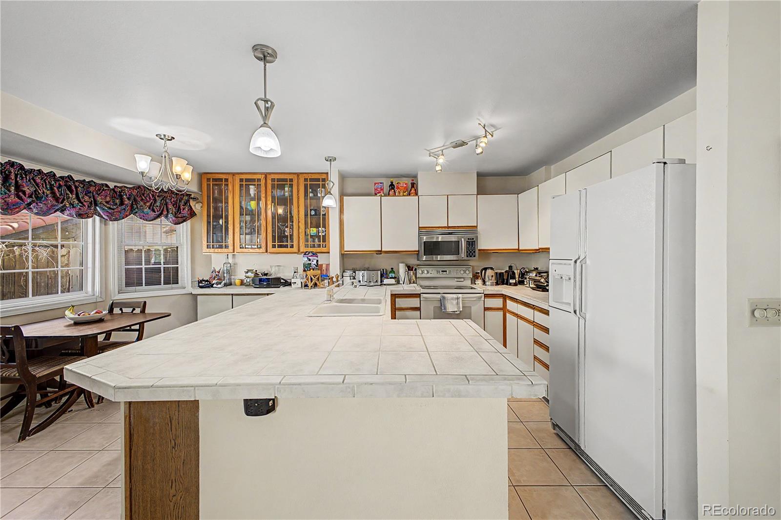 MLS Image #11 for 1560 s quebec way,denver, Colorado