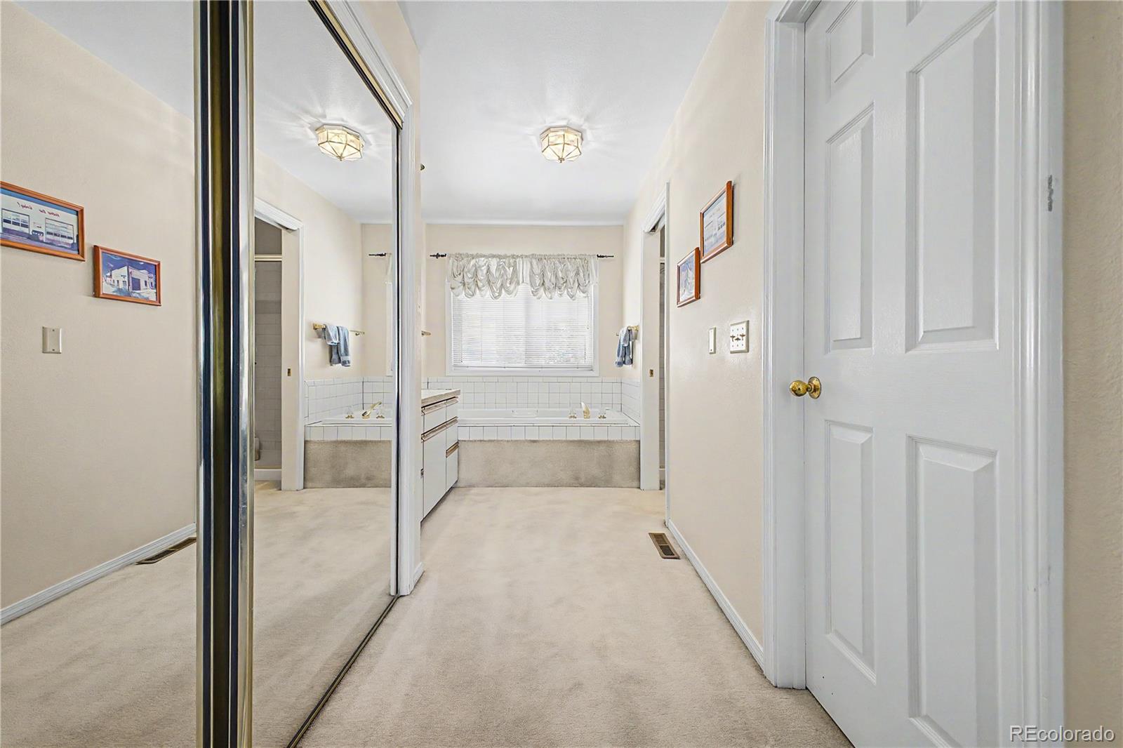MLS Image #15 for 1560 s quebec way,denver, Colorado