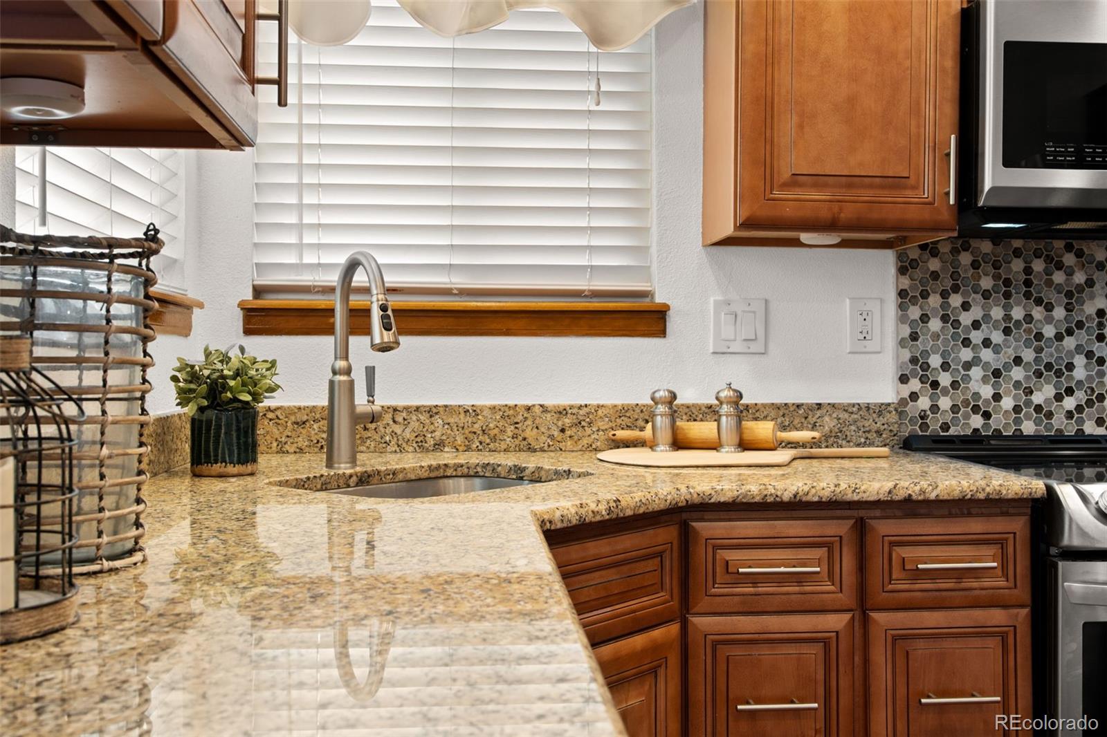 MLS Image #8 for 975  cobblestone drive,highlands ranch, Colorado