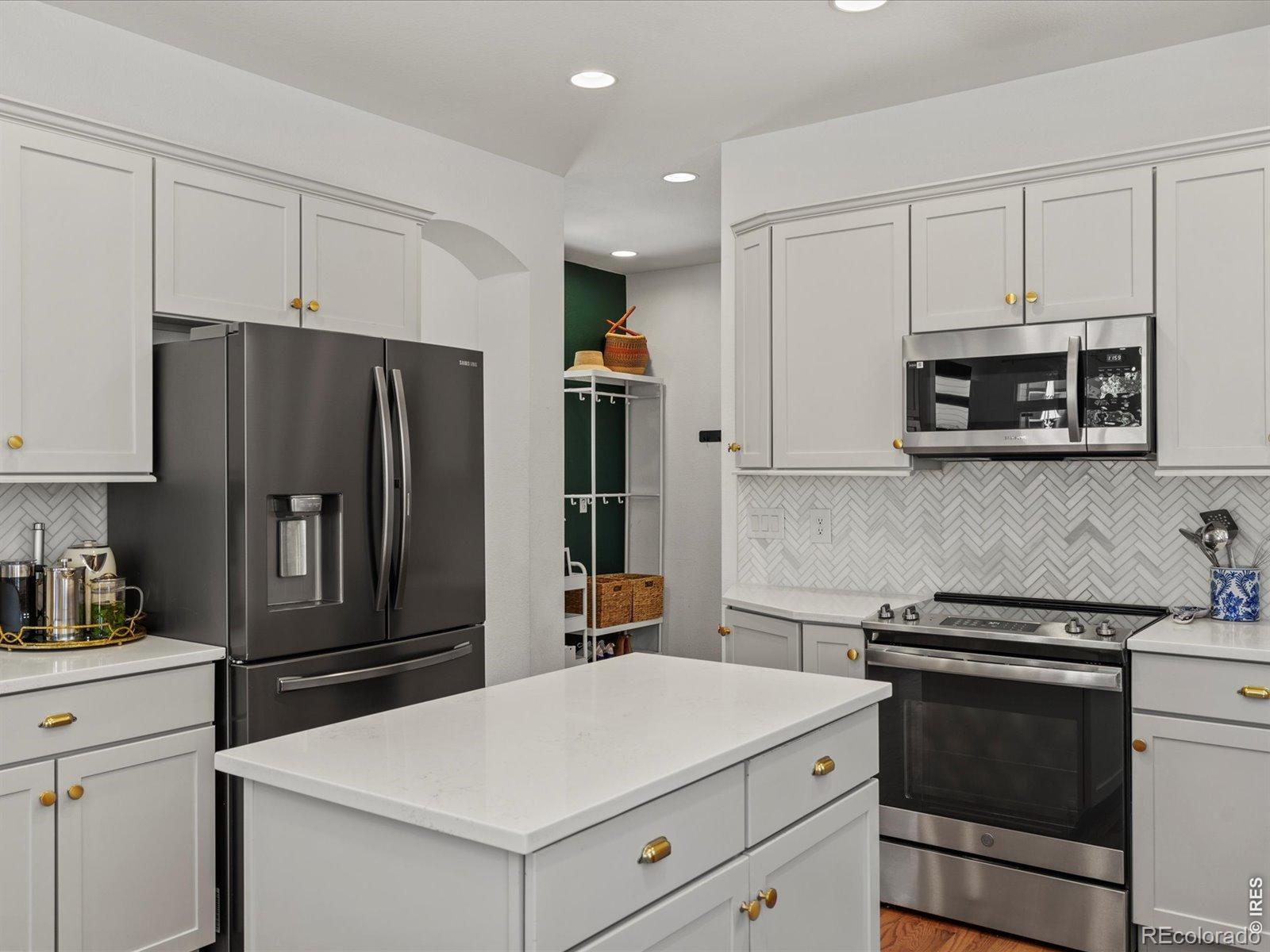 MLS Image #14 for 2215  creekside drive,longmont, Colorado