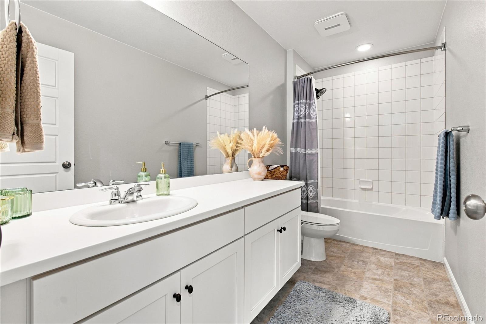 MLS Image #29 for 27900 e 6th place,aurora, Colorado