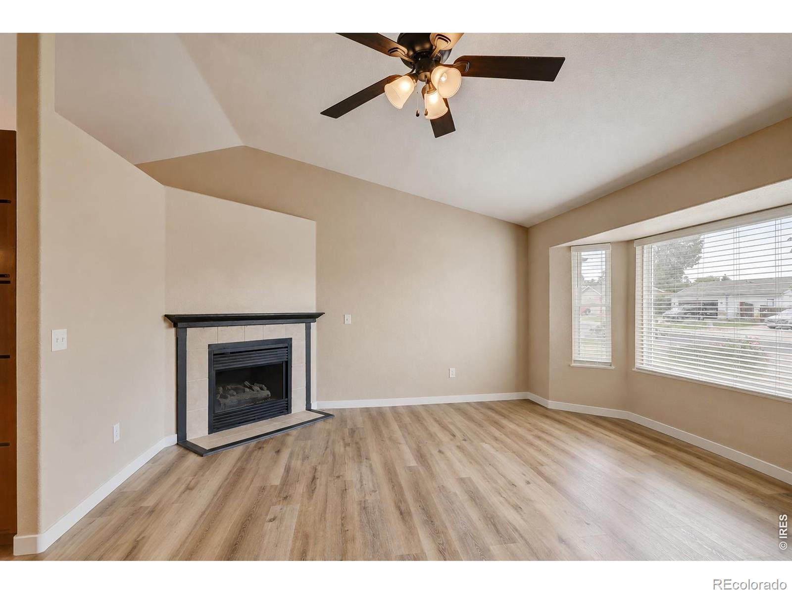 MLS Image #3 for 308  medinah avenue,johnstown, Colorado