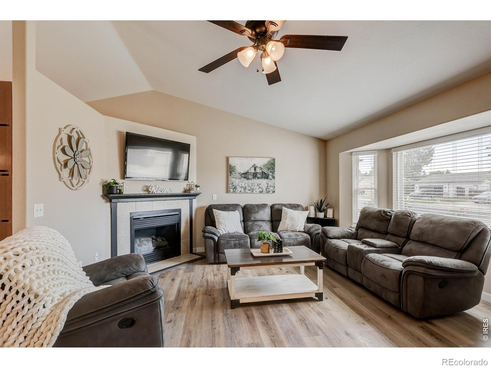 MLS Image #4 for 308  medinah avenue,johnstown, Colorado