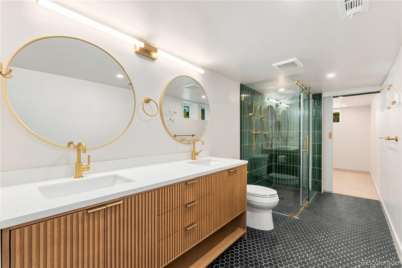 MLS Image #29 for 2589 n glencoe street,denver, Colorado