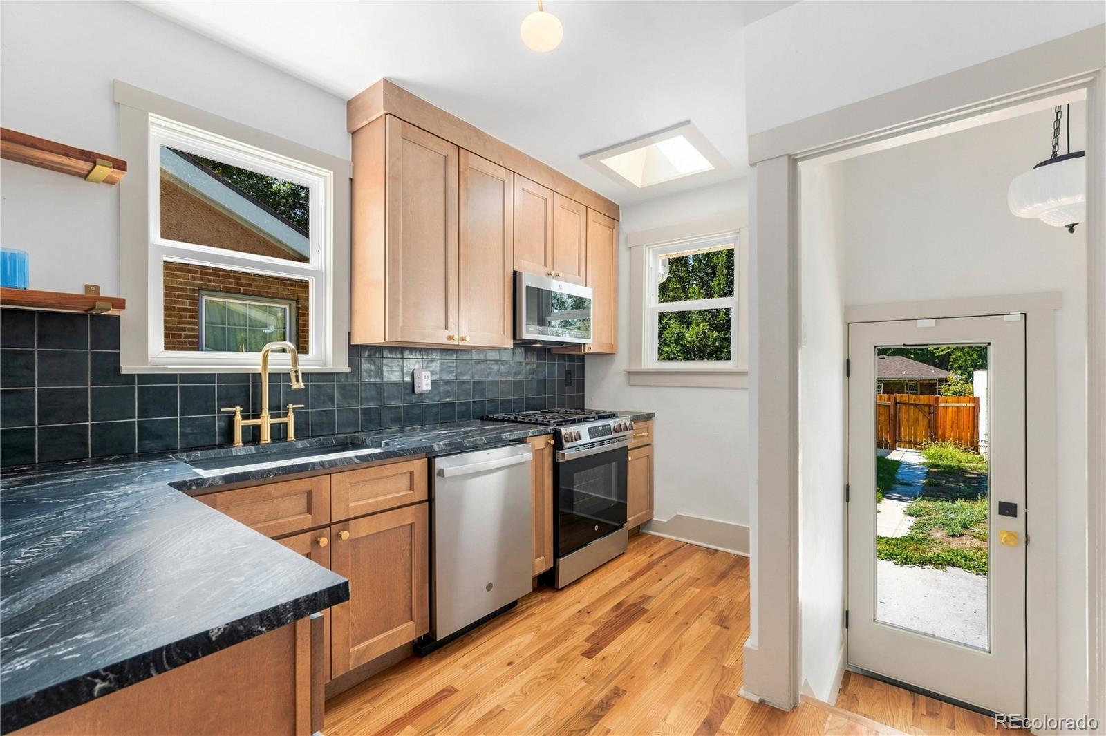 MLS Image #9 for 2589 n glencoe street,denver, Colorado