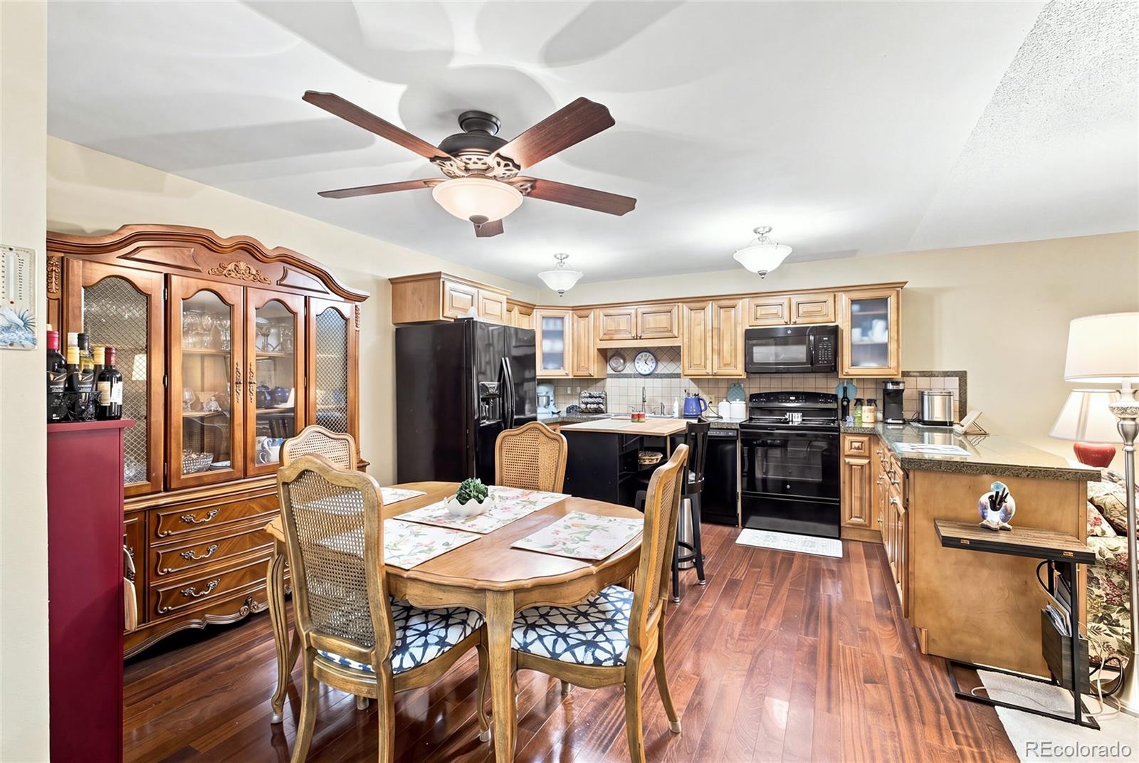 MLS Image #6 for 9360 e center avenue,denver, Colorado