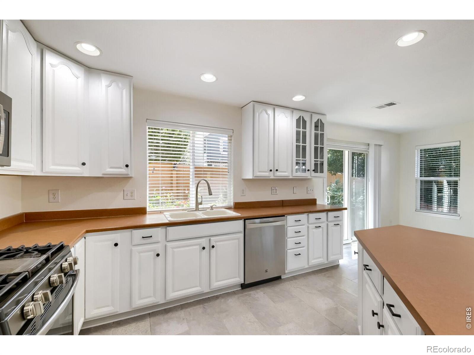 MLS Image #11 for 10488  mobile way,commerce city, Colorado