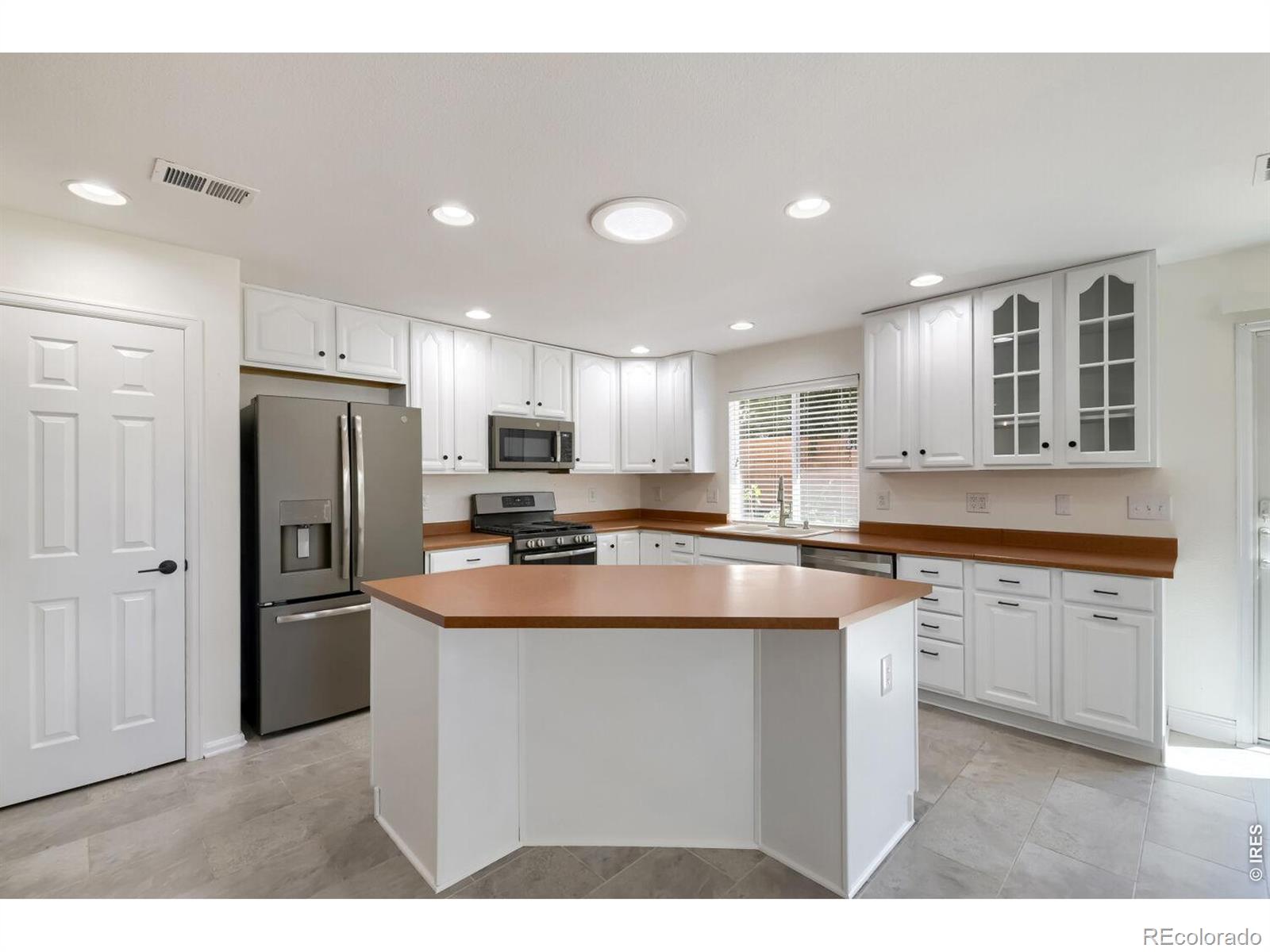 MLS Image #4 for 10488  mobile way,commerce city, Colorado
