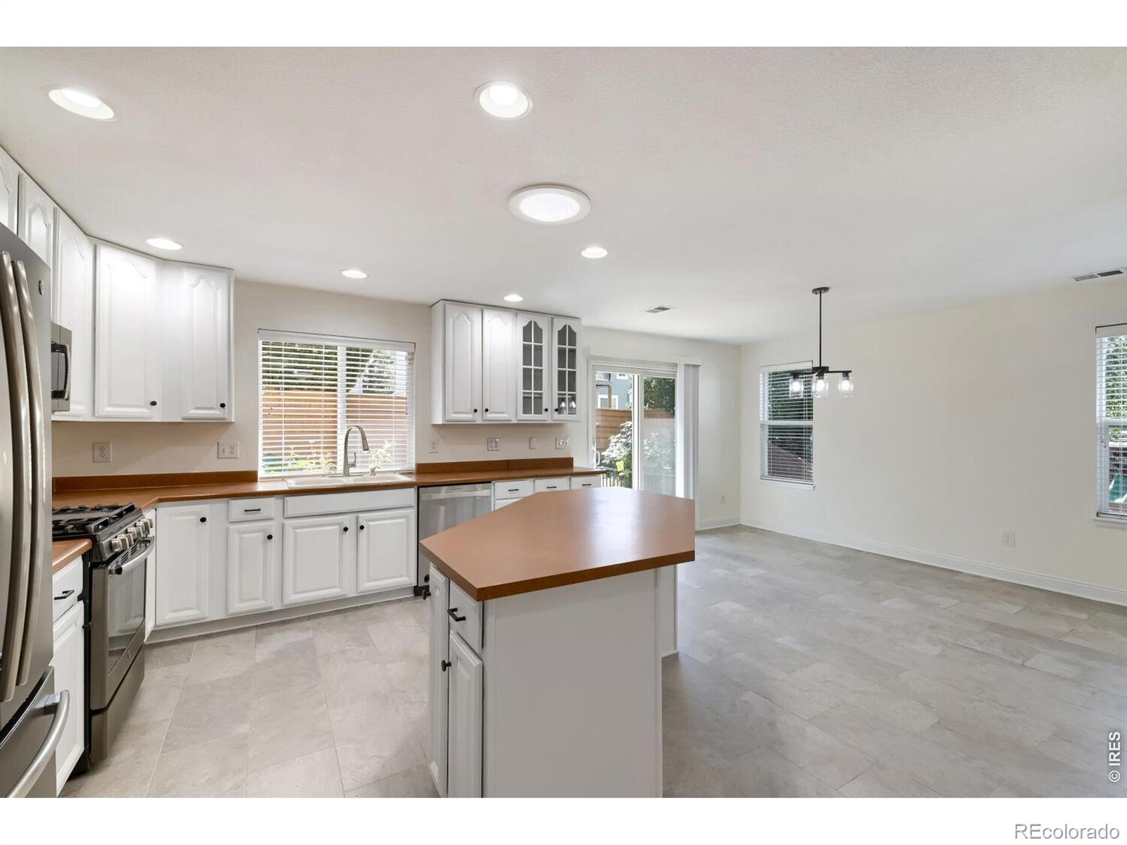 MLS Image #5 for 10488  mobile way,commerce city, Colorado