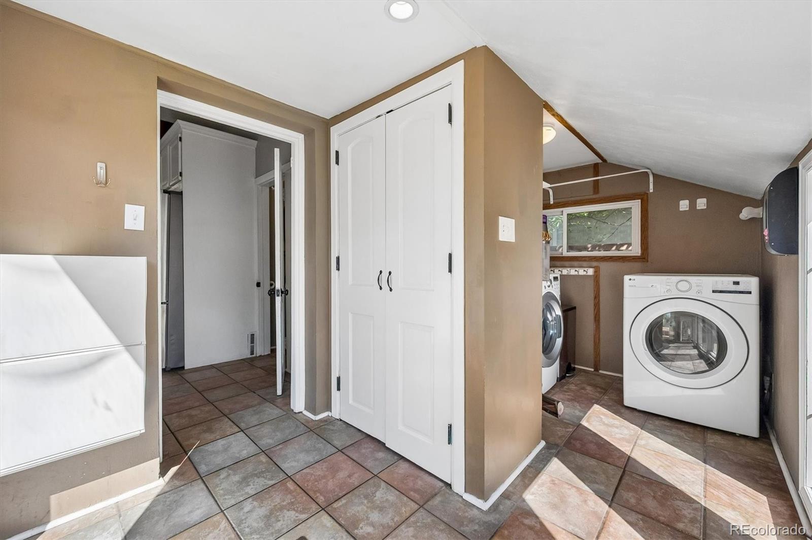 MLS Image #22 for 534 s logan street,denver, Colorado